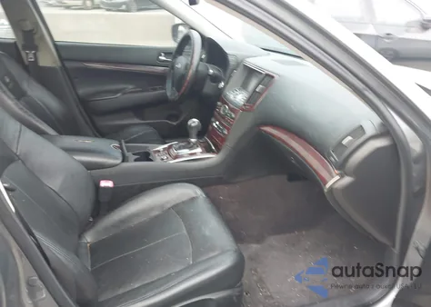 2011 Infiniti G37X z USA, uszkodzony, nr VIN JN1CV6AR2BM403569